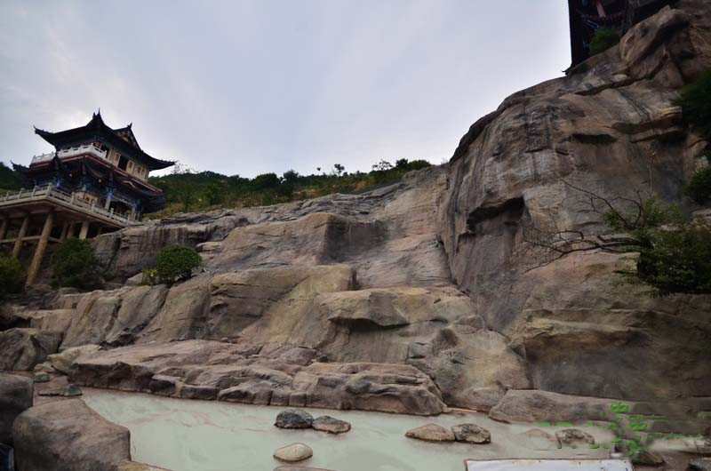 GRC构件人造假山石造景的优点